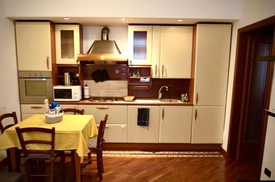 Your Friend In Apartamento *