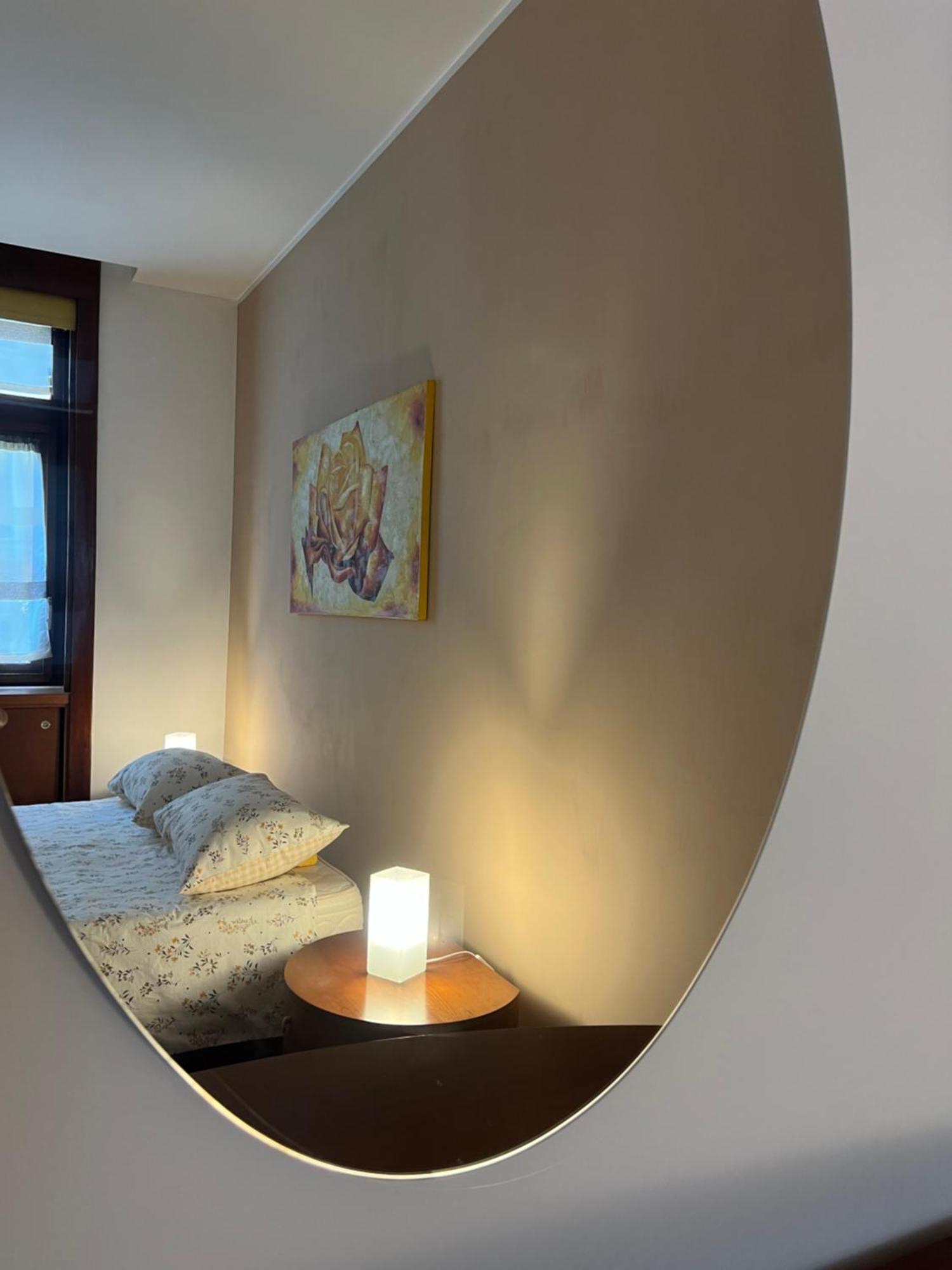 Your Friend In Apartamento